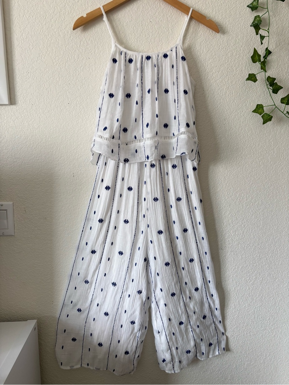 J. Gee Women’s White Blue Embroidered Wide Leg Jumpsuit Summer Romper Size S